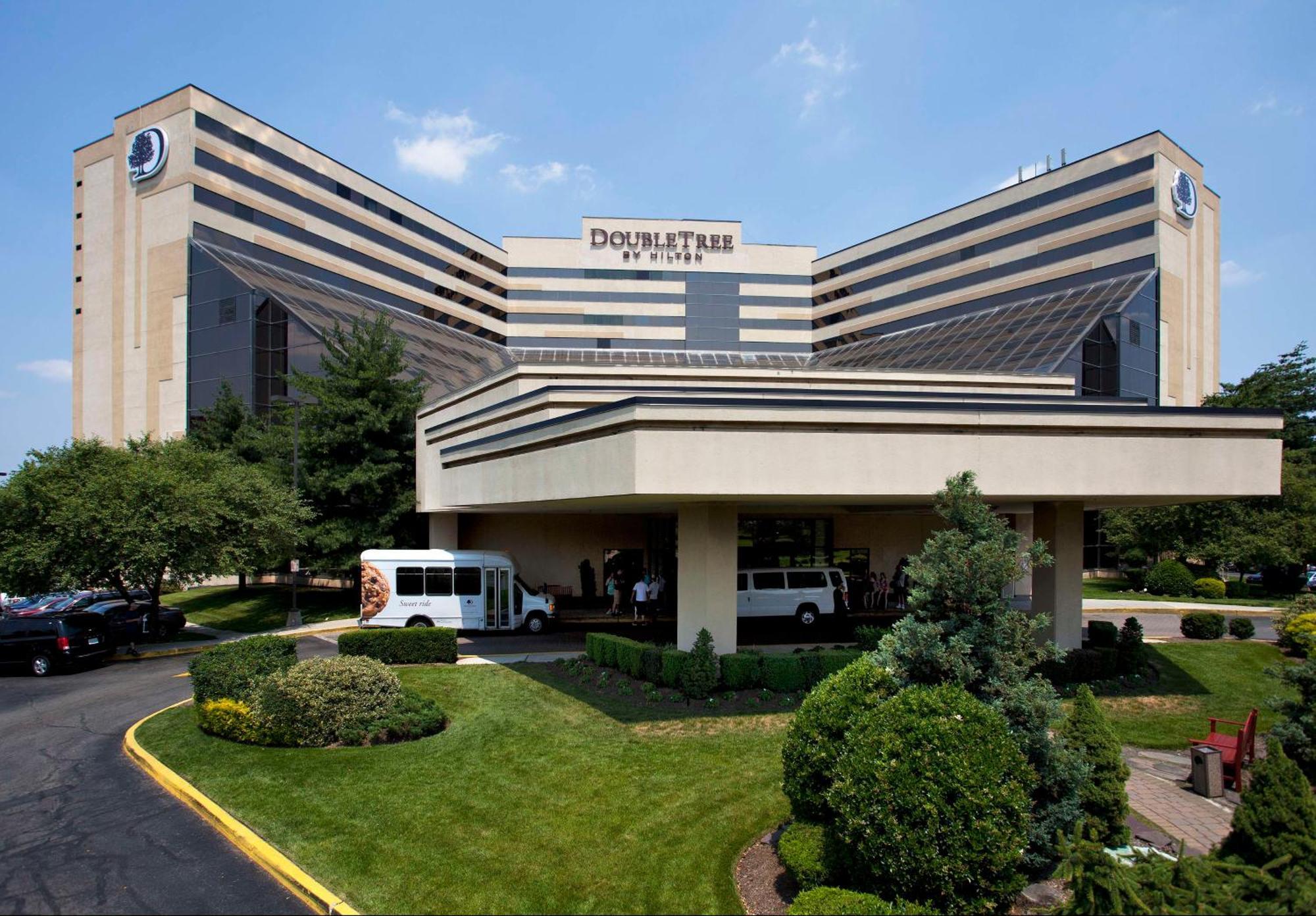 Doubletree By Hilton Hotel Newark Airport Exterior foto